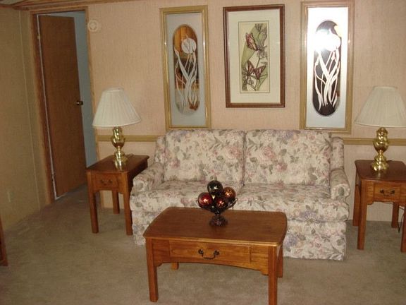2nd image of 1009 Oak Leaf Ln