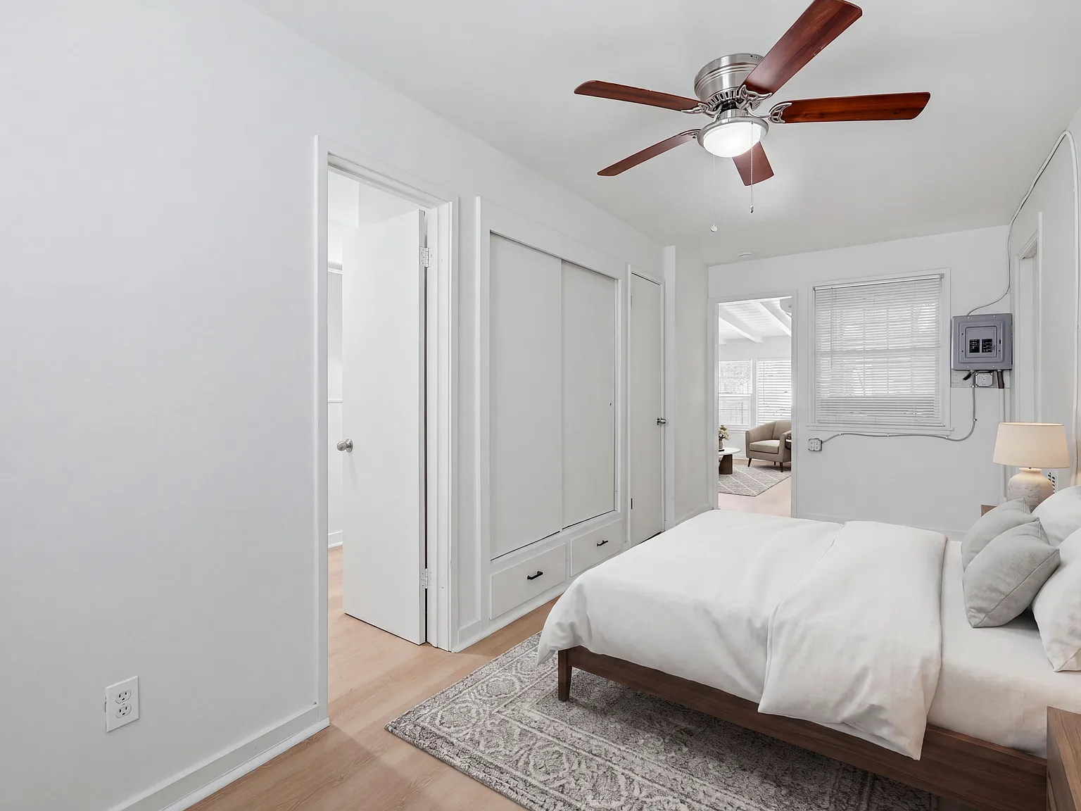 1108B W Acacia Ave, Orange — Photo 2