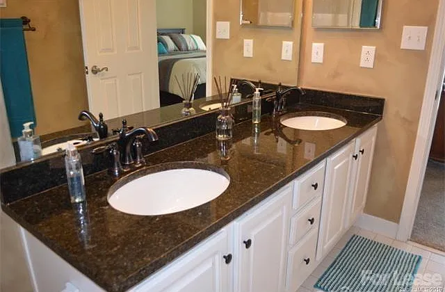 1313 Torrence Cir — Photo 12