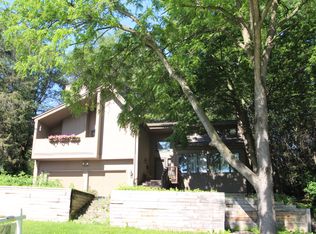 1501 Calvary Hill Ln, Saint Cloud, MN 56301