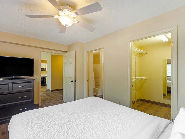 1 Bedroom Suite - 2 Queen Beds