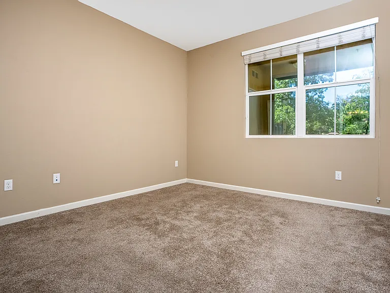 La Verne Village Luxury Apartment Homes — Photo 24