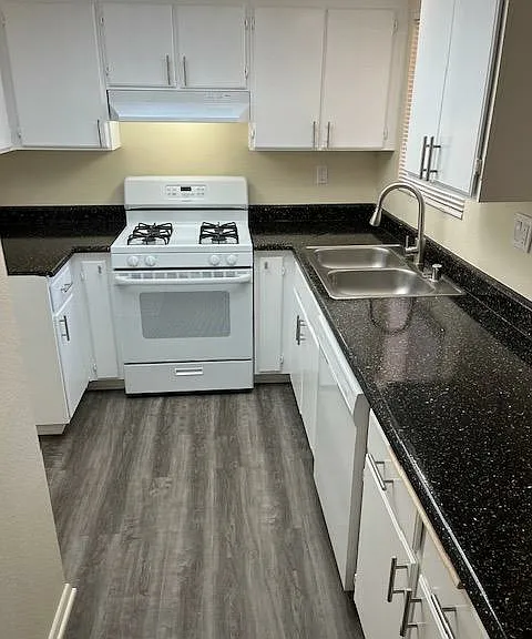 Summerwind Apartments — Photo 31