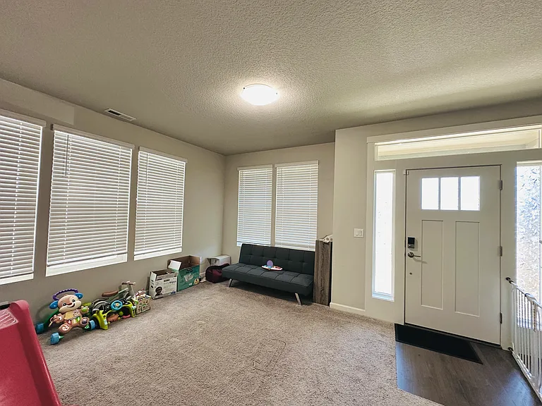 8201 SE Crabapple St — Photo 7