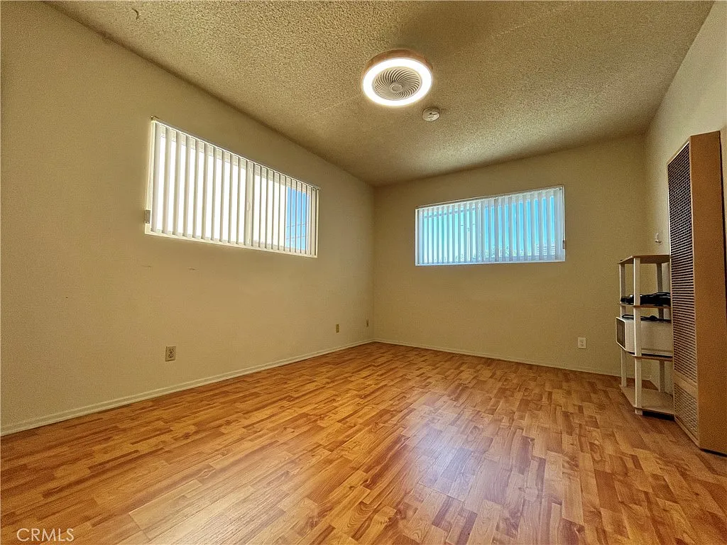 Studio, 300 sqft, $1,500 — Photo 1