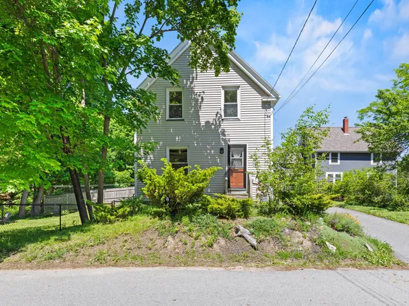 9 Cottage Place, Westbrook, ME 04092