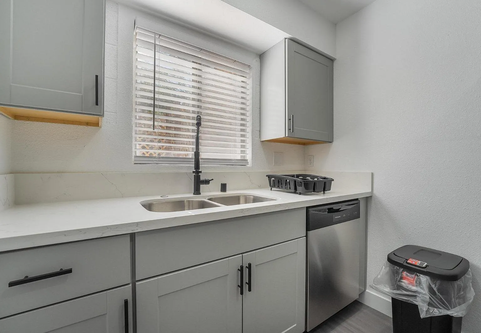 4 bed, 4.0 bath, 2673 sqft, $802 — Photo 4