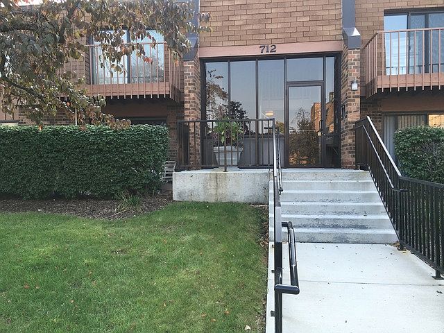 1st image of 712 Tipperary Ct APT 2D