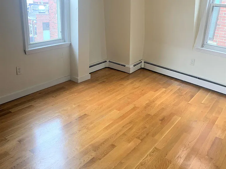 37 Davis Sq — Photo 7