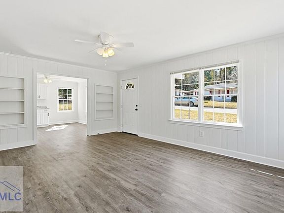 5th image of 318 Peachtree Cir
