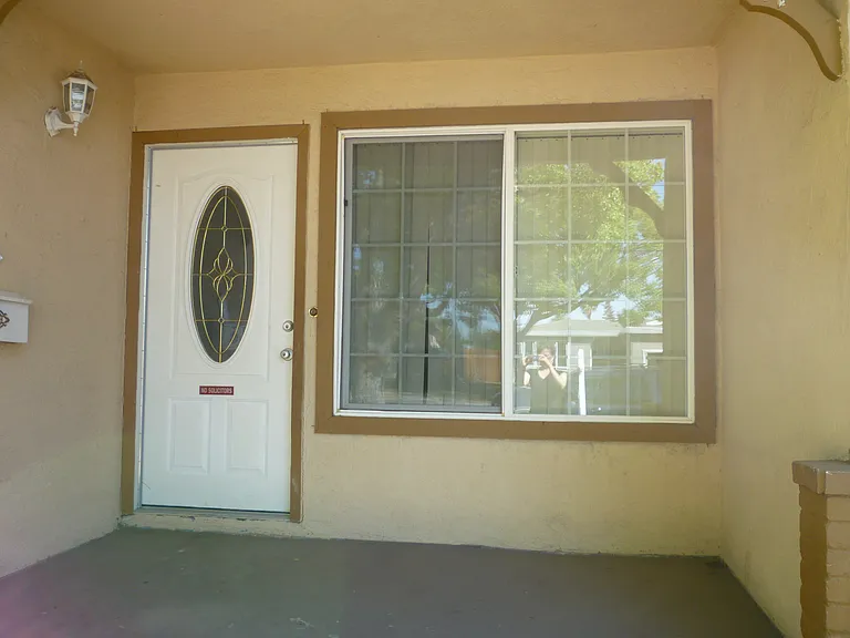 201 Thomas Way — Photo 2