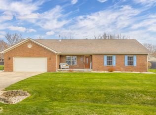 7351 S Artesian Ct, Columbus, IN 47201