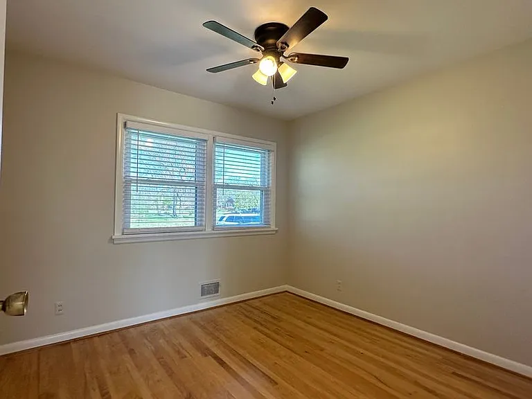 6892 Green Meadow Cir — Photo 15