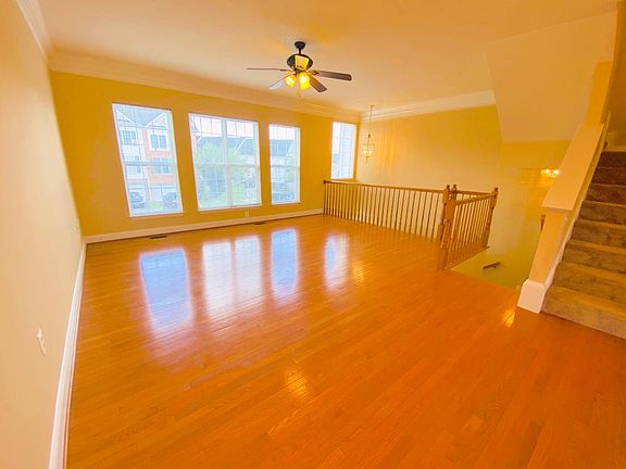 4th image of 16799 Sweeney Ln