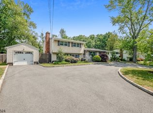 97 Edgewood Dr, Florham Park, NJ 07932