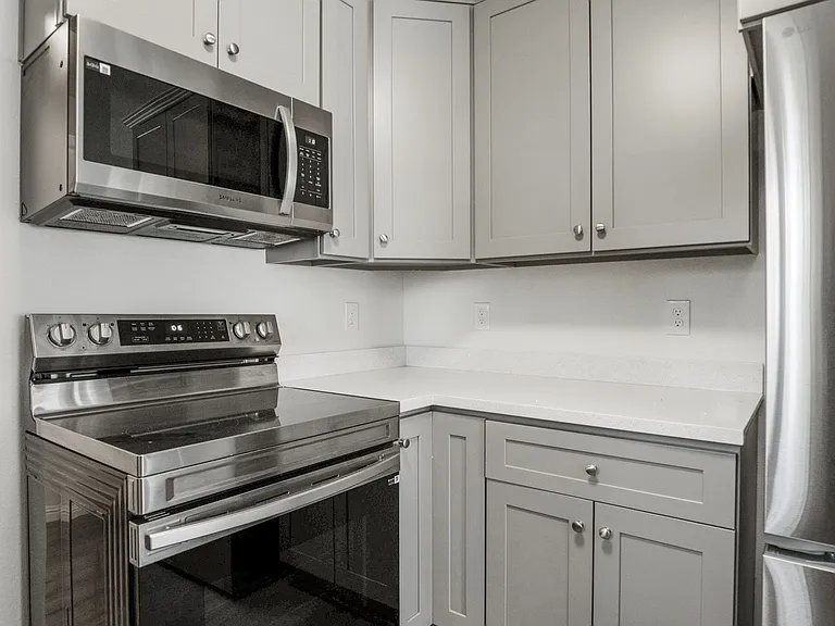 423 Hamilton Dr #A — Photo 10