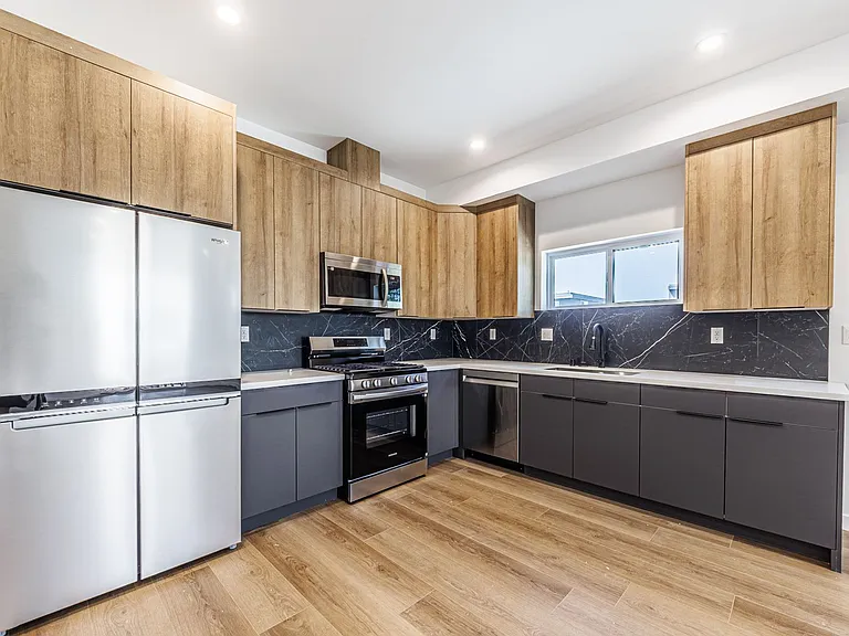 5508 3/4 Barton Ave — Photo 3