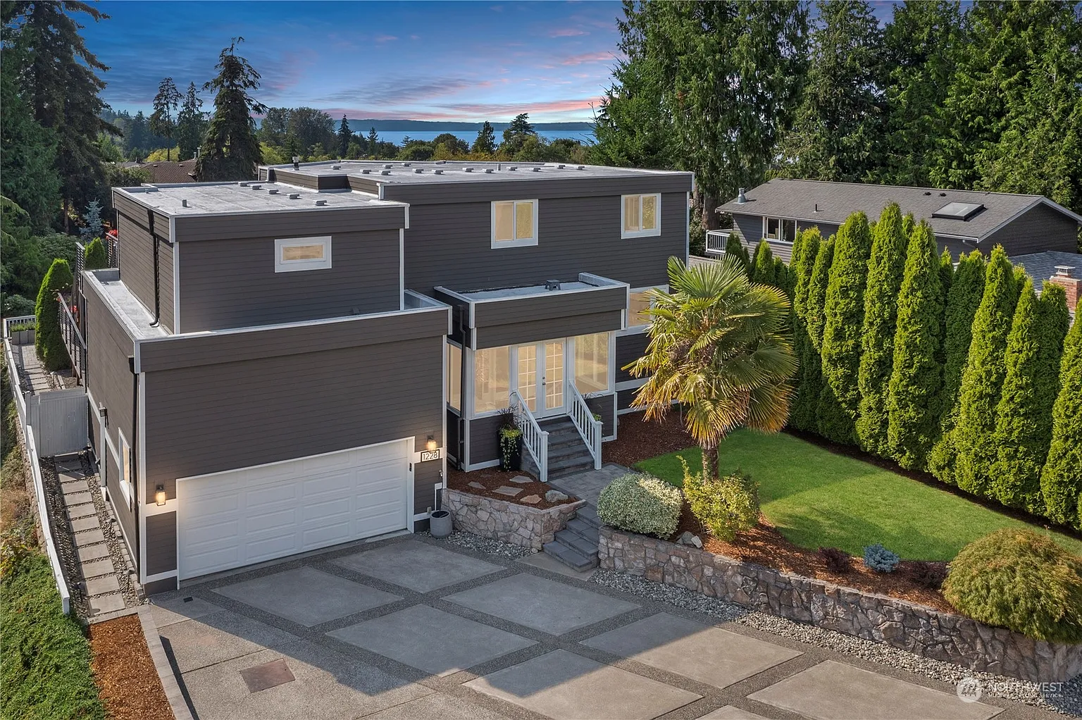 1228 8th Avenue S photo 1