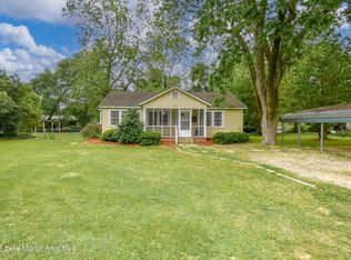135 West Ave, Notasulga, AL 36866