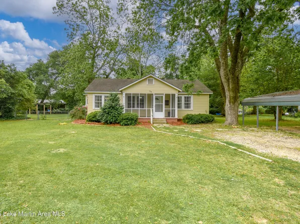 135 West Ave, Notasulga, AL 36866