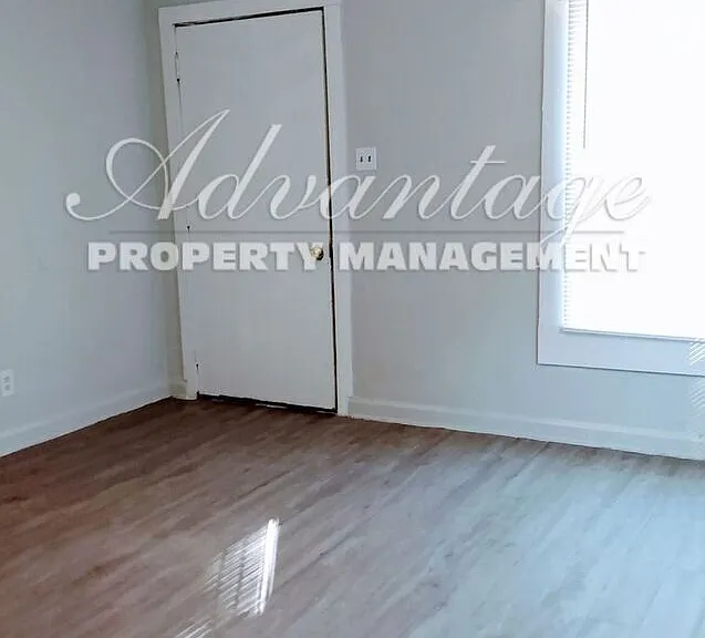 847 Ayers St — Photo 6