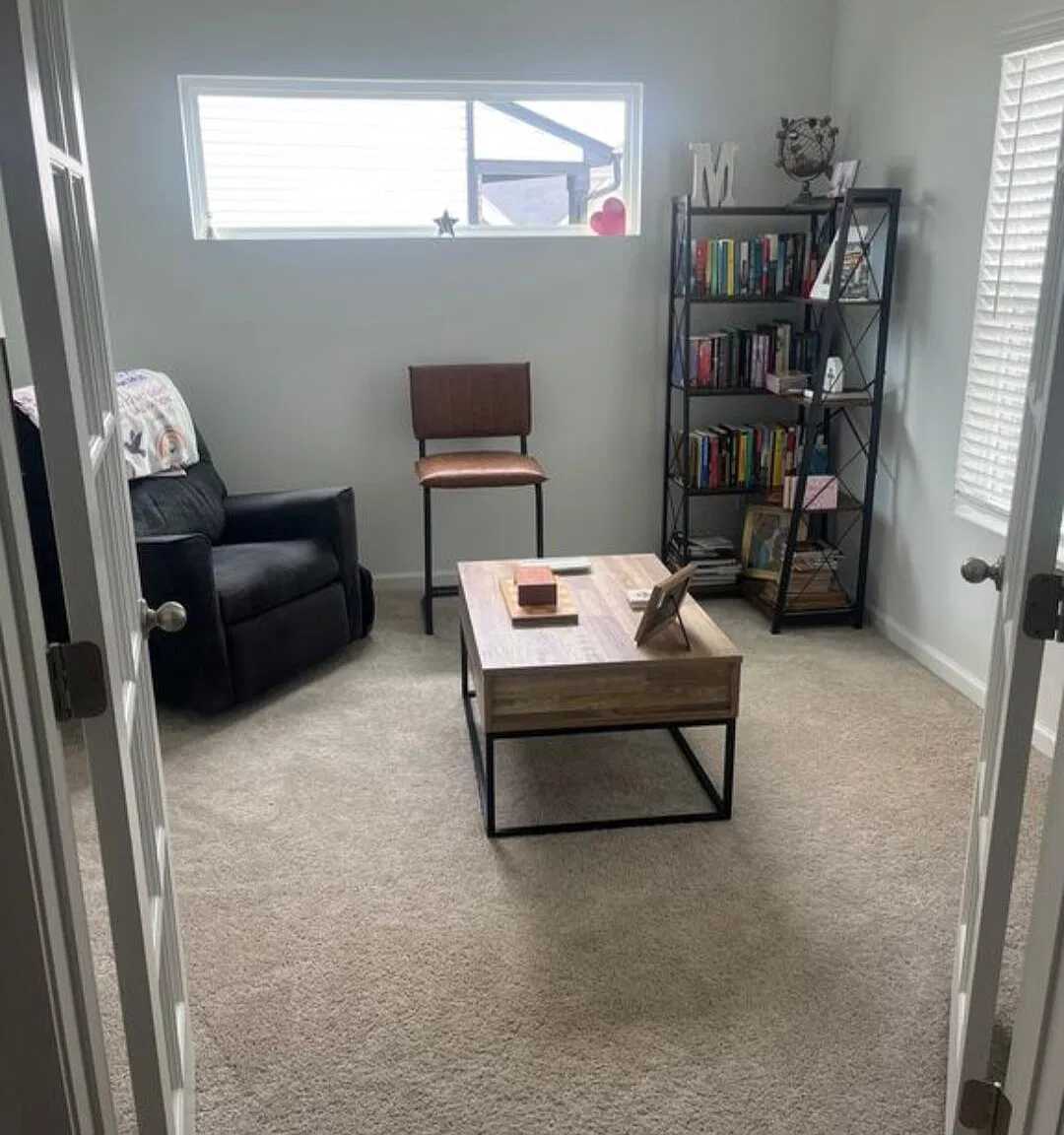 4 bed, 2.5 bath, 2667 sqft, $2,900 — Photo 4