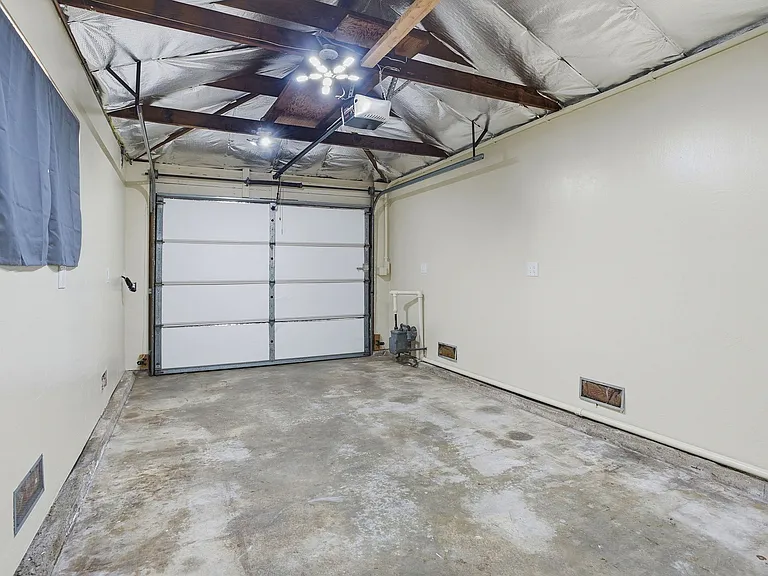 2317 Wooster Ave — Photo 39