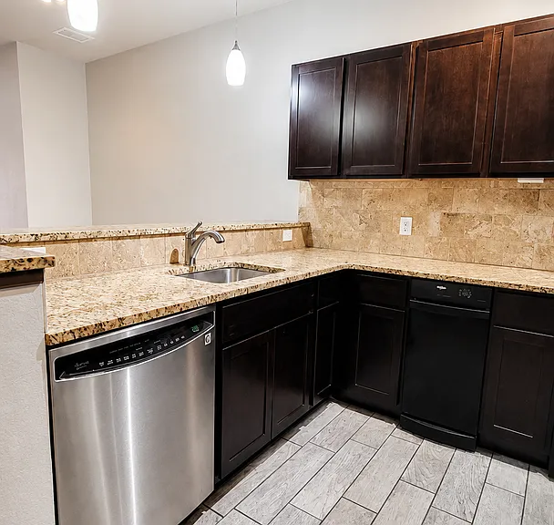 Recent Construction, Premier Finishes, Wonderful Rates! Enclave Apartments — Photo 14