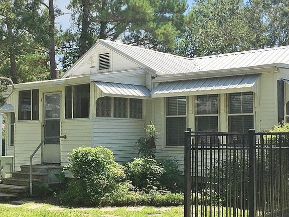 Main house, porch up steps