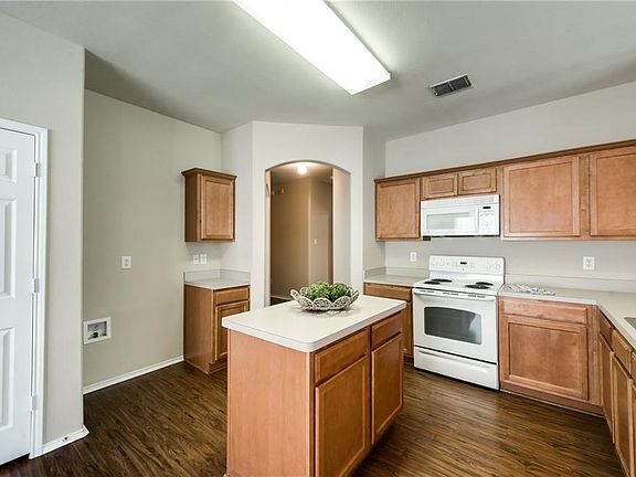 5th image of 13313 Evergreen Dr