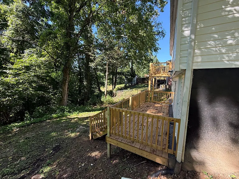 645 Westview Ave — Photo 2