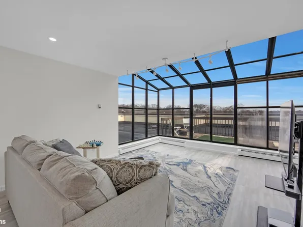 1374 Midland Ave Unit Penthouse 703, Bronxville, NY 10708