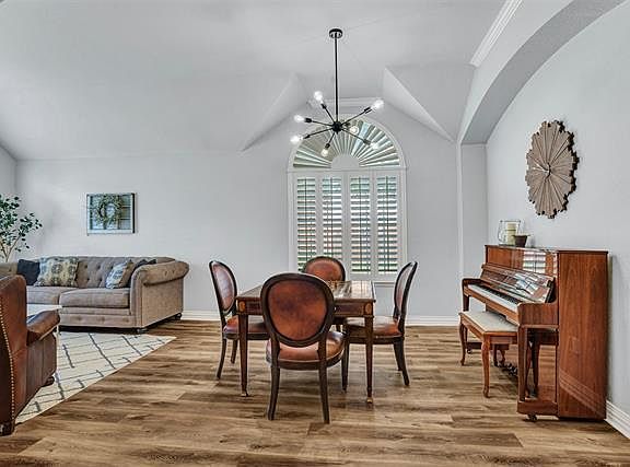 5th image of 6020 Vineyard Ln