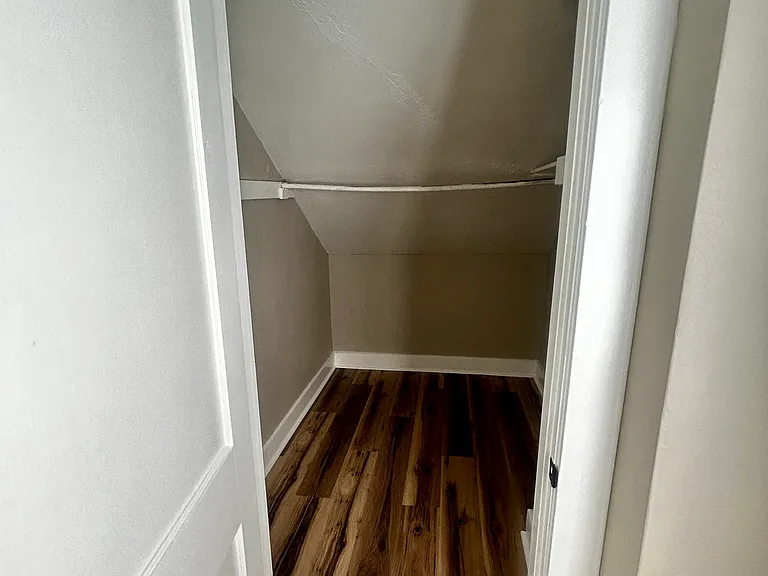 1611 Grantwood Ave — Photo 17