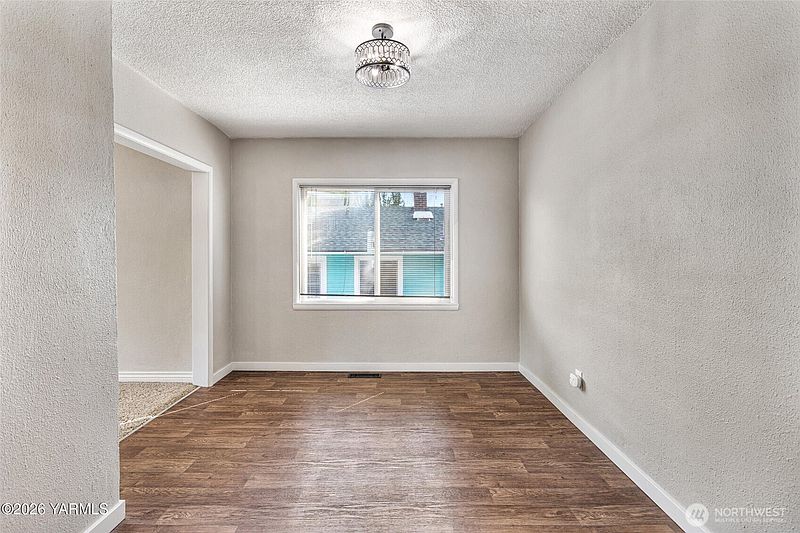 5th image of 218 S 15th Avenue