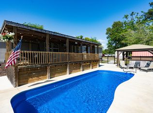 1049 Davis St, Manning, SC 29102