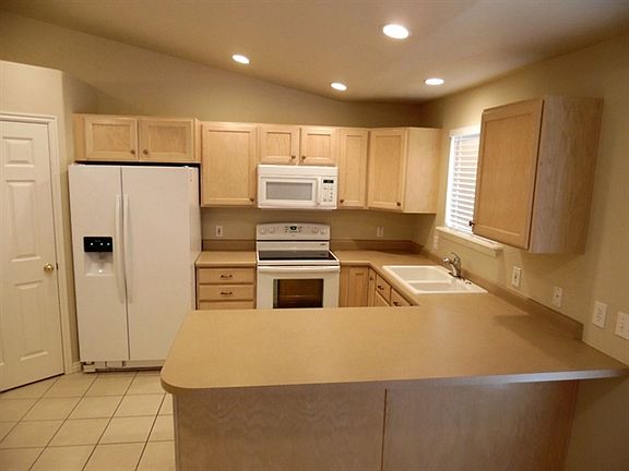 3rd image of 5763 W Sunbright Ln
