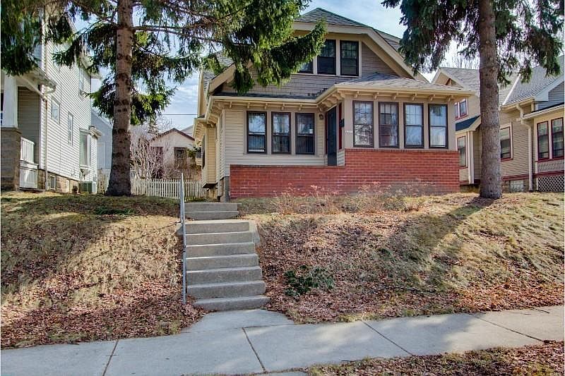 2nd image of 2201 E Bennett Ave