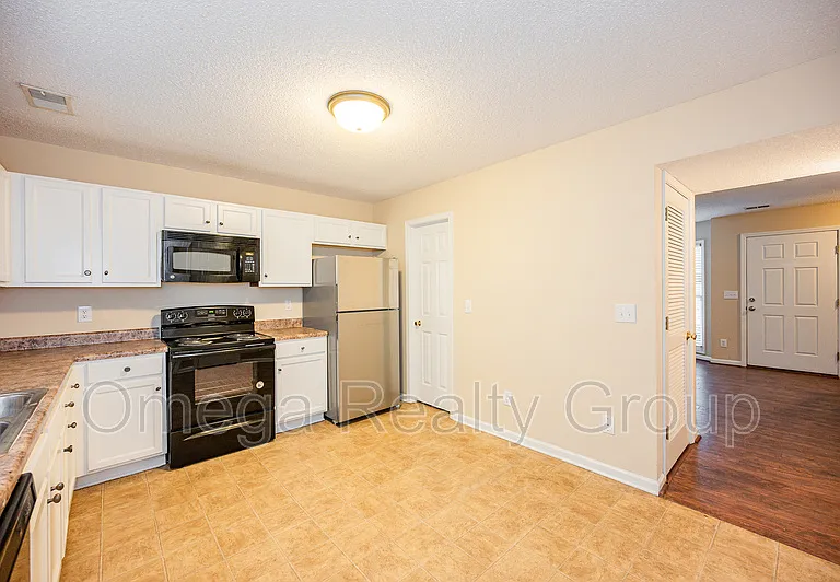 5216 Falling Creek Ln — Photo 10