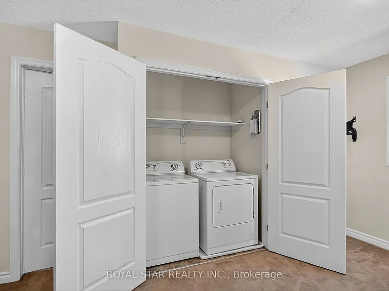272 Broxburn Cres — Photo 21