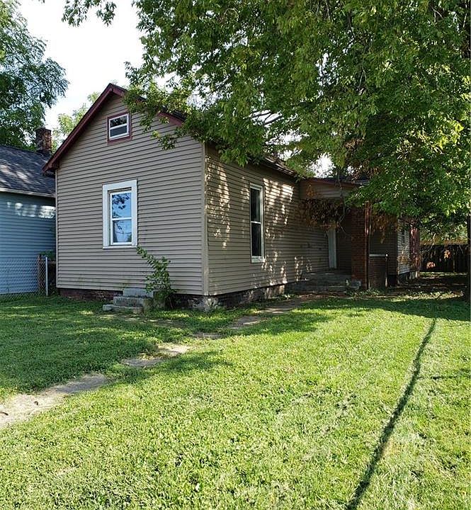 1st image of 915 Woodlawn Ave