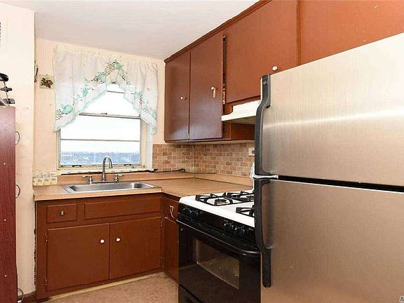 4th image of 87-70 173rd St #6L