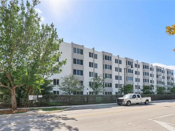 250 180th Dr APT 456, Sunny Isles Beach, FL 33160