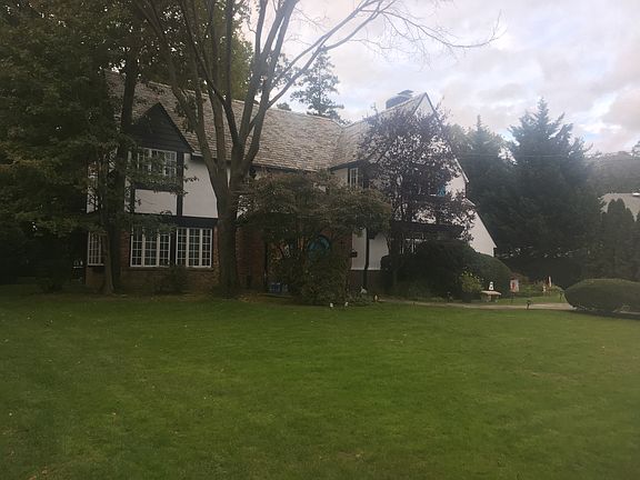 3rd image of 444 N Village Ave