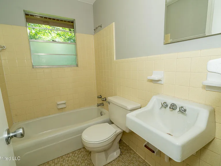 264 Alexander Rd — Photo 7