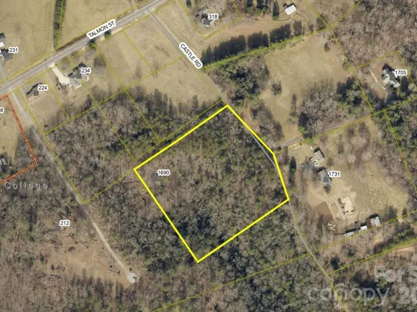 1690 Castle Rd, Connelly Springs, NC 28612