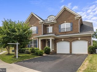 7887 Galesburg Pl, Dunn Loring, VA 22027