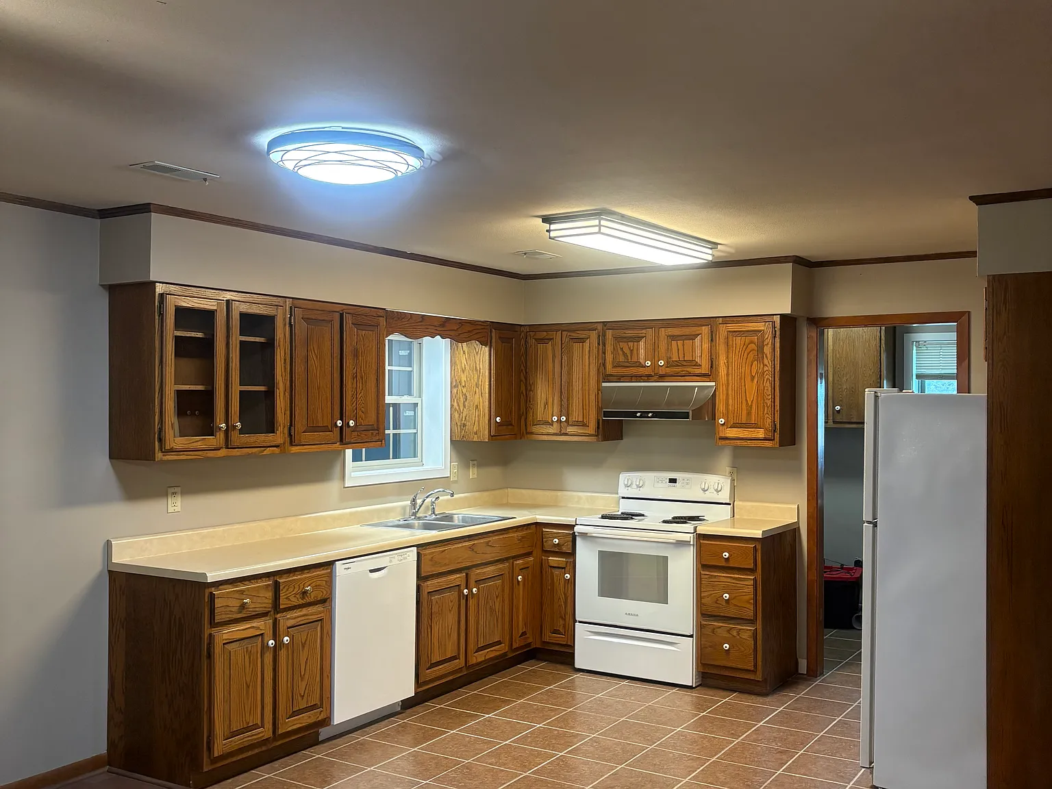 3 bed, $1,400 — Photo 2