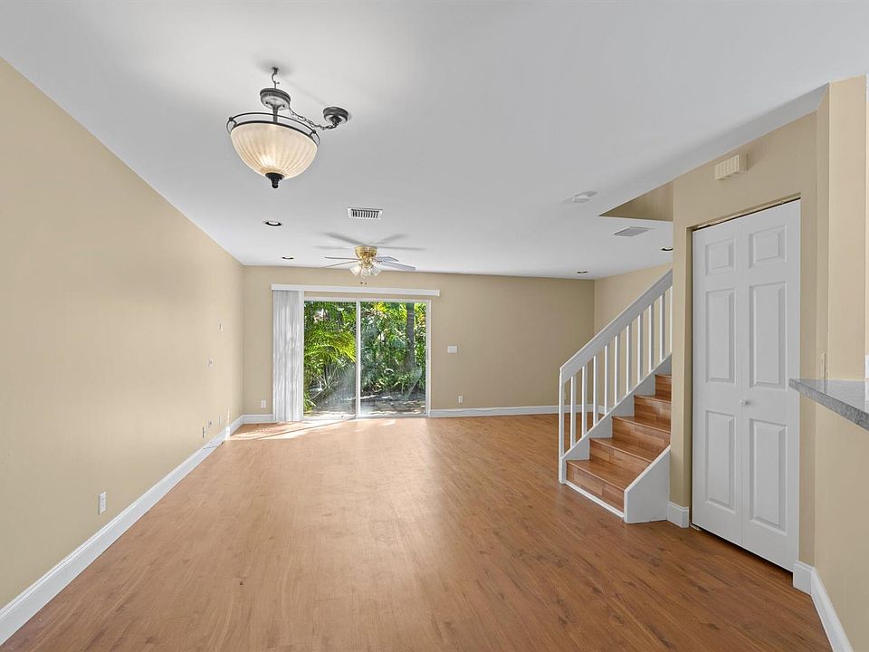 1st image of 1158 SW 44th Ave