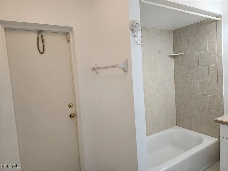 1214 NE 14th Ave #1214 — Photo 18